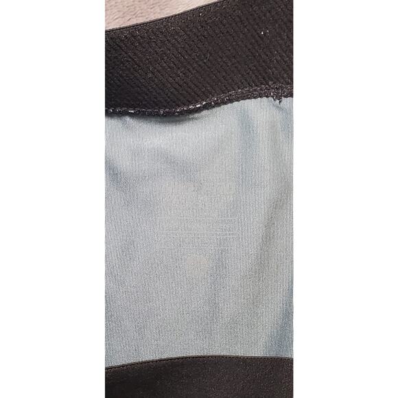 Nike Pro Dri-Fit Women's Sz M Capri Leggings Gray Black Stiped Activewear C30-35 - Picture 6 of 8